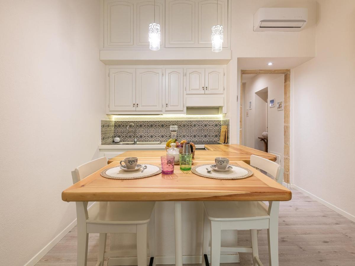 Marco'S Stylish Home In The Heart Of Cagliari Buitenkant foto