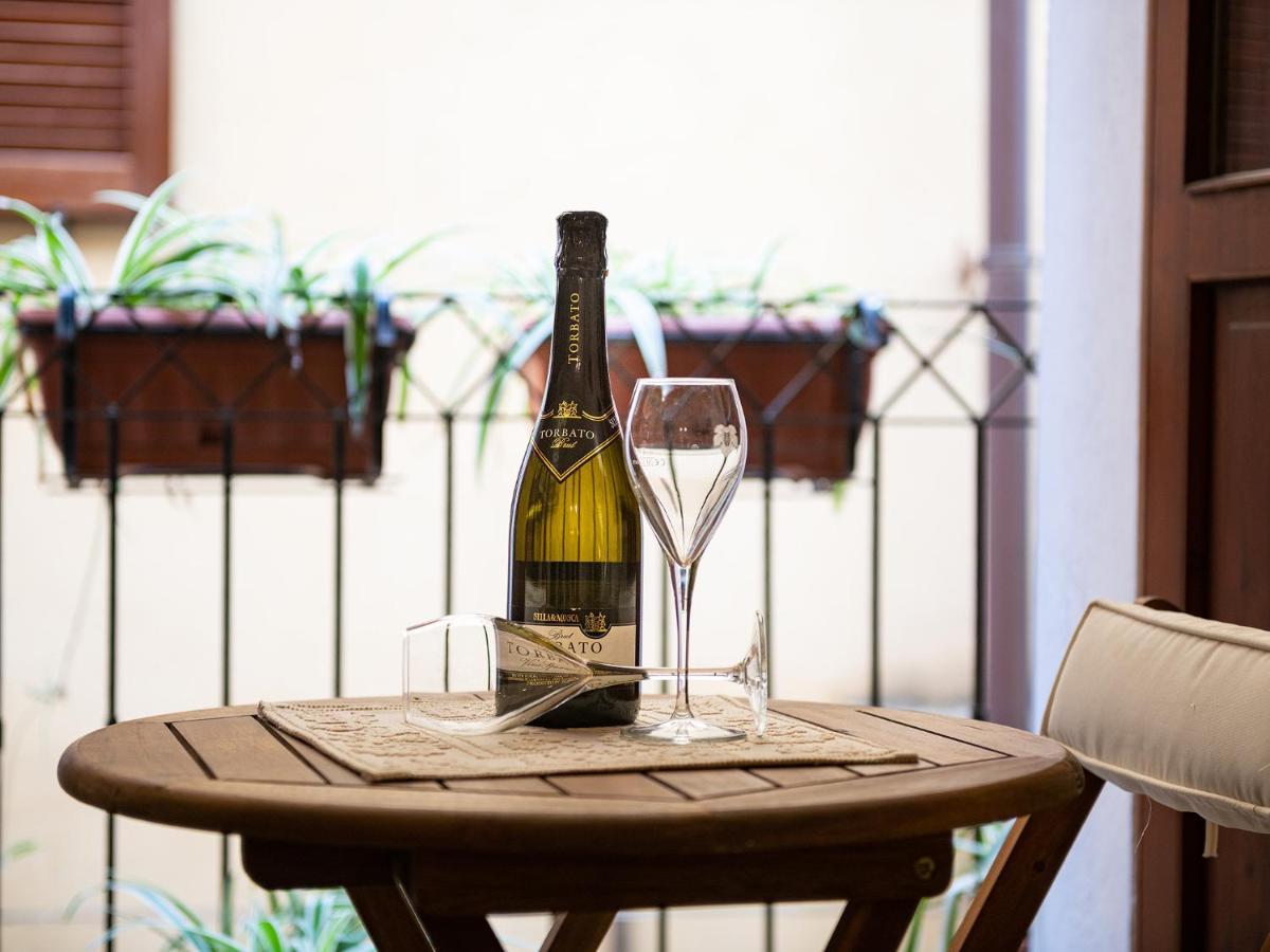 Marco'S Stylish Home In The Heart Of Cagliari Buitenkant foto
